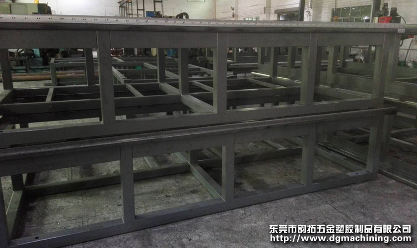 如何選擇大型機(jī)架焊接加工的工裝夾具 如何選擇大型機(jī)架焊接加工的工裝夾具